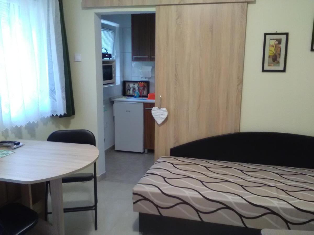 Zsoka Apartman Hajduszoboszlo Exterior photo